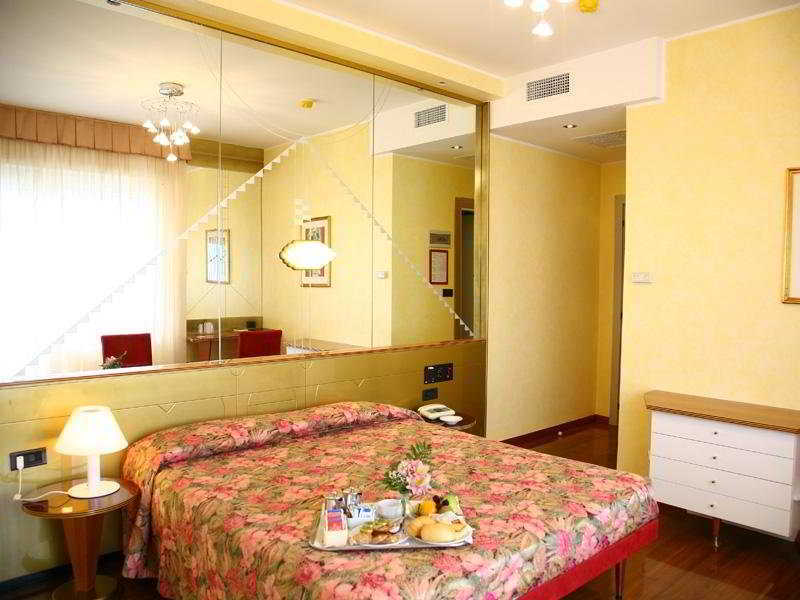 Hotel Nautico Riccione Cameră foto